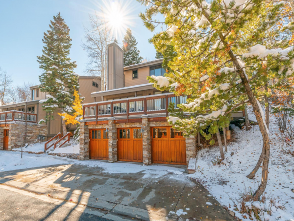 Walk to lift Vacation Condo Three Bedroom in Park City